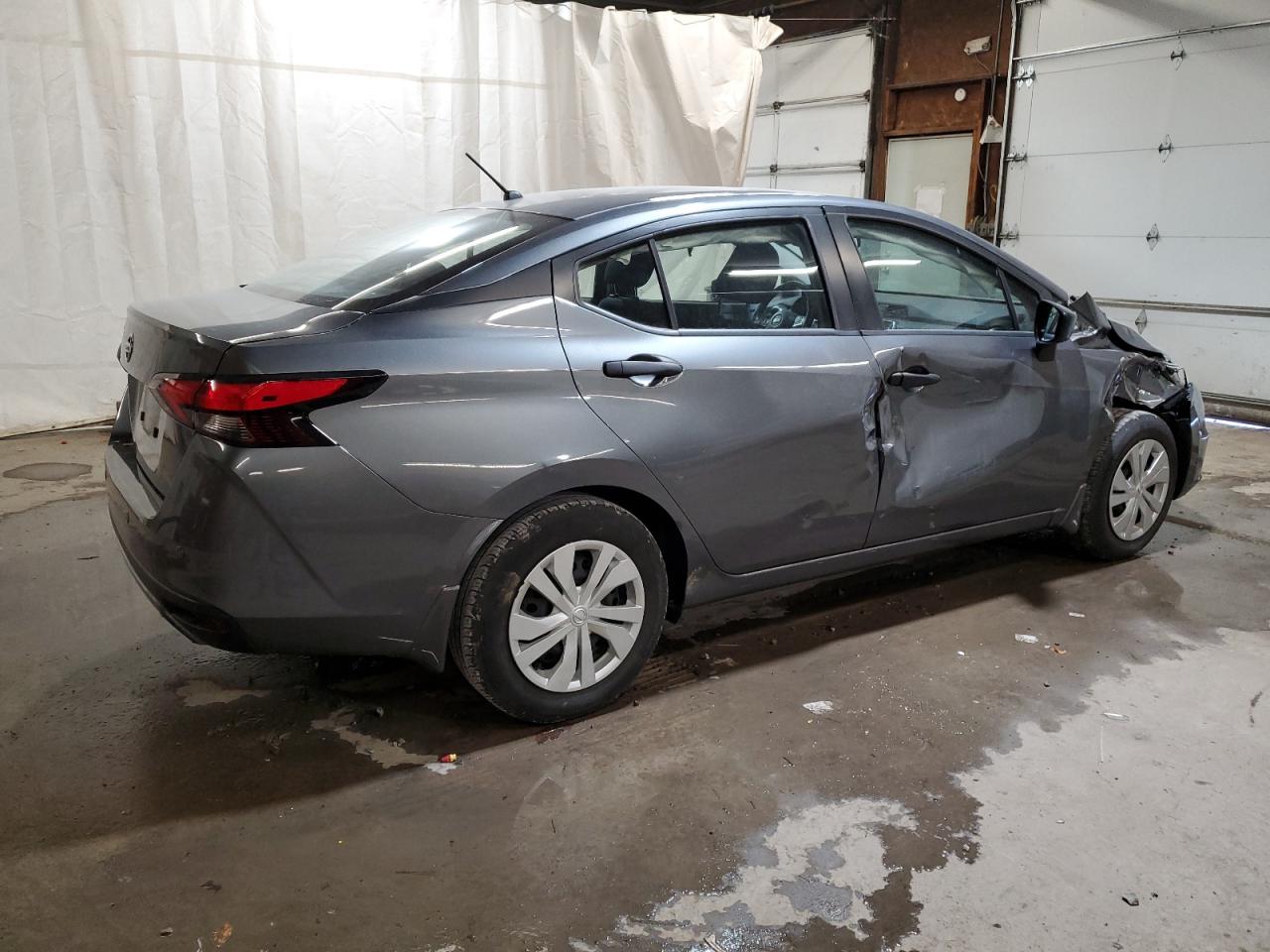 2021 Nissan Versa - Image 3
