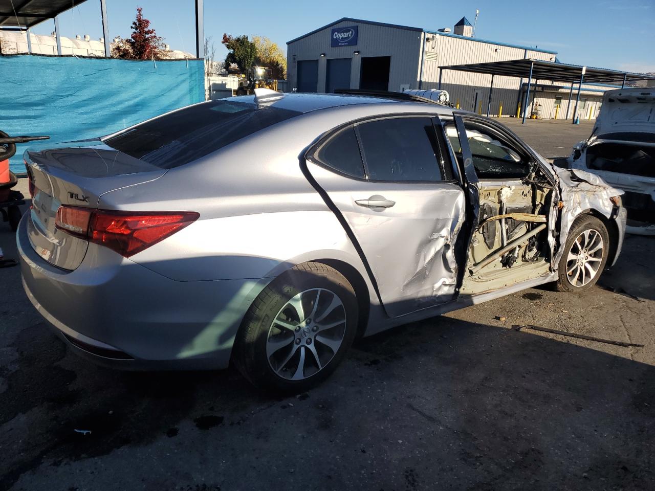 VIN 19UUB1F31FA028350 2015 ACURA TLX no.3