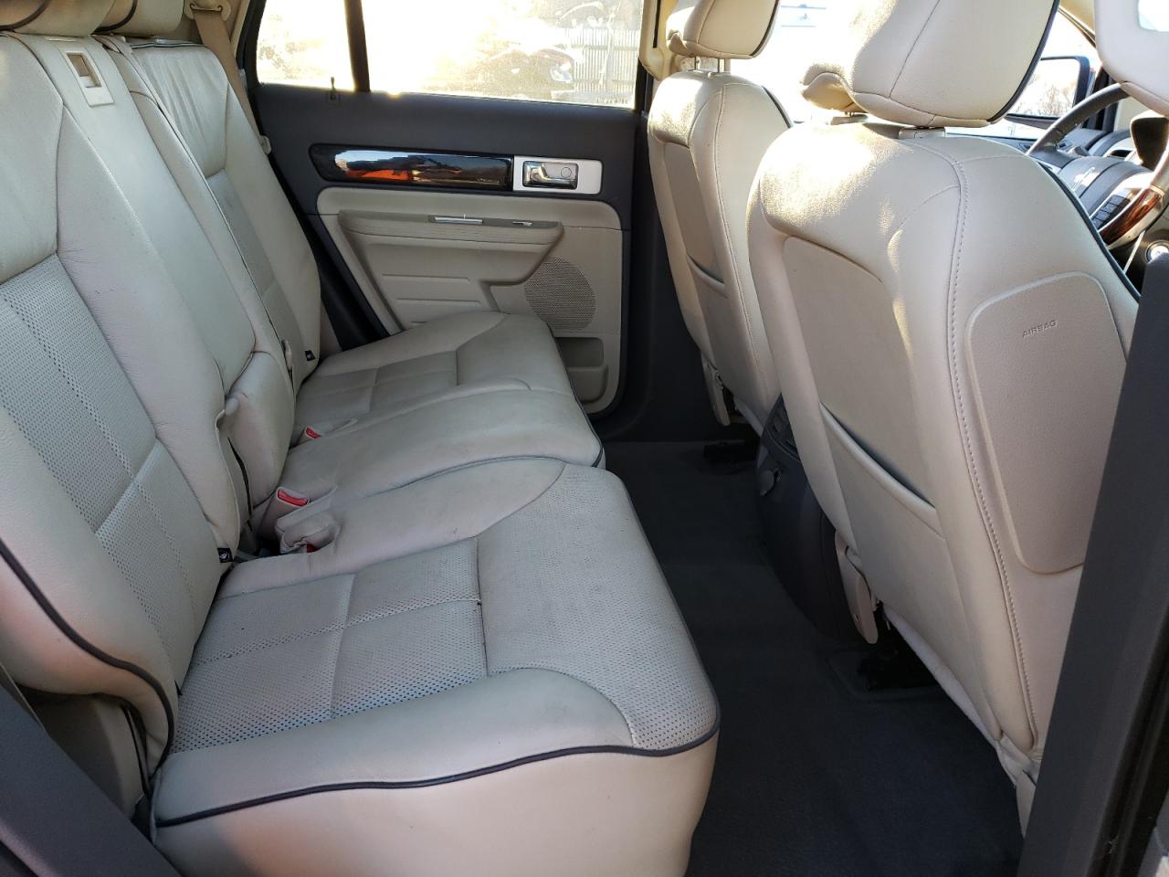 2010 Lincoln MKX - Image 11