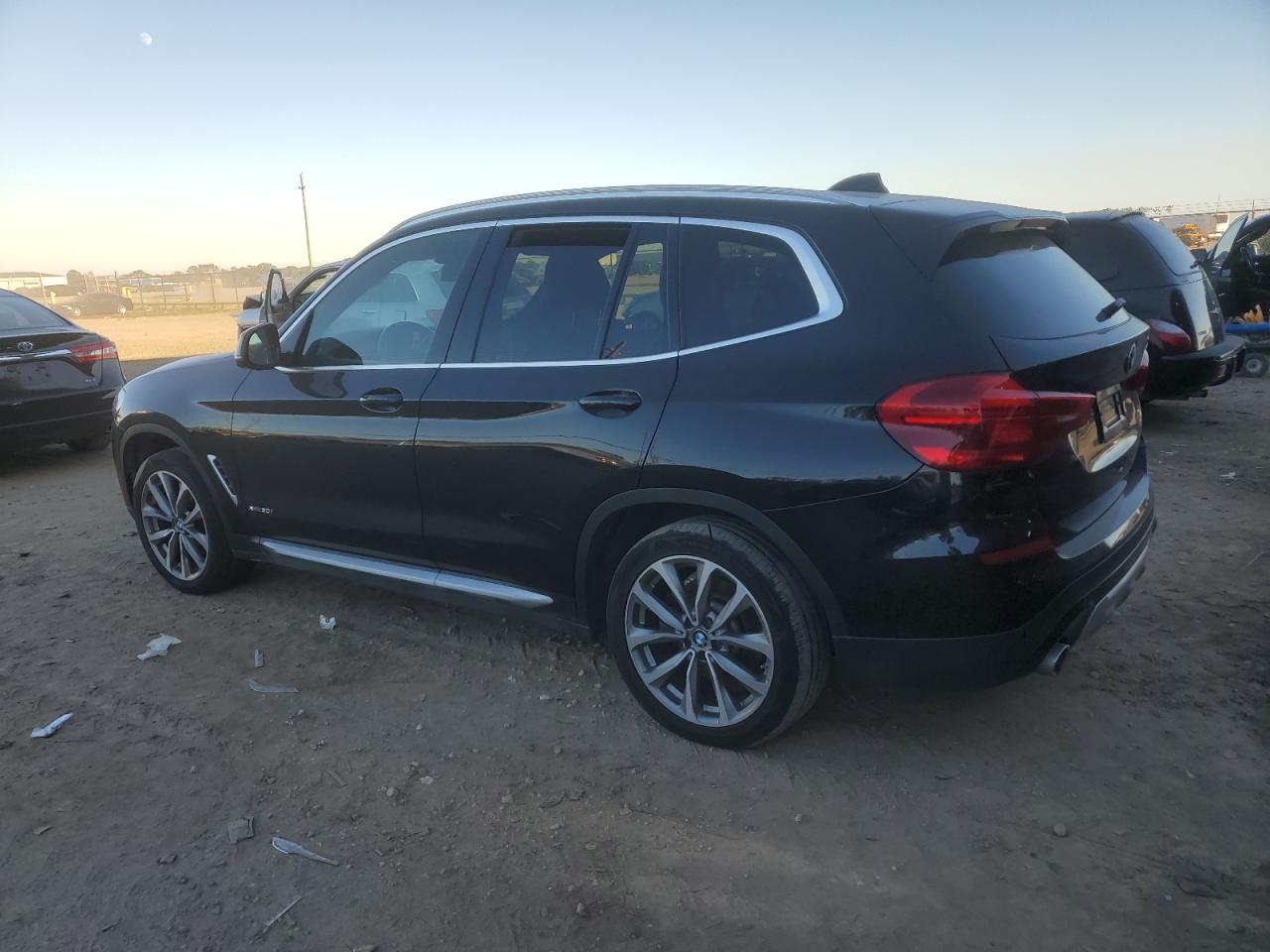 VIN 5UXTR9C53JLD57947 2018 BMW X3 no.2