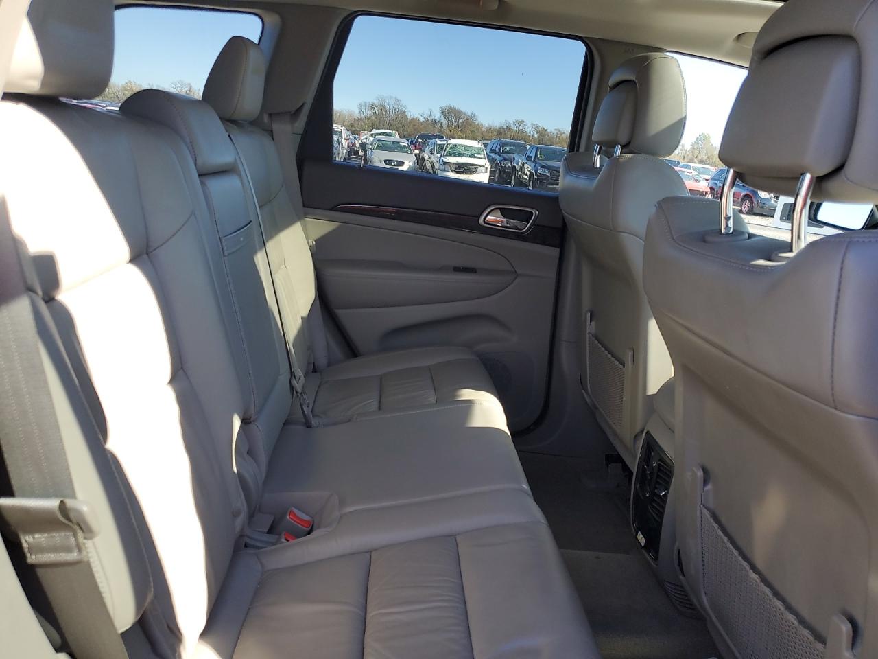 2013 Jeep Grand Cherokee - Image 10