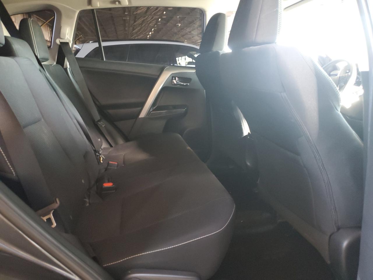 2018 Toyota RAV 4 - Image 11