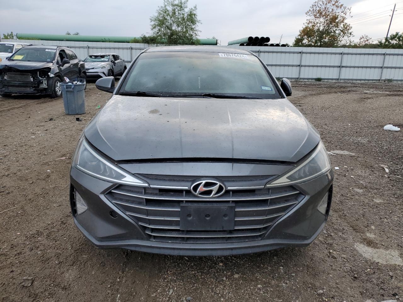 2019 Hyundai Elantra - Image 5