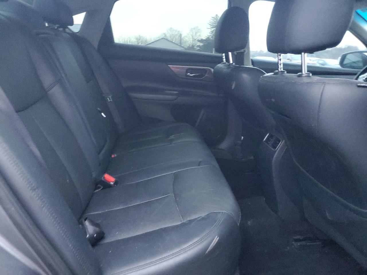 2015 Nissan Altima - Image 10