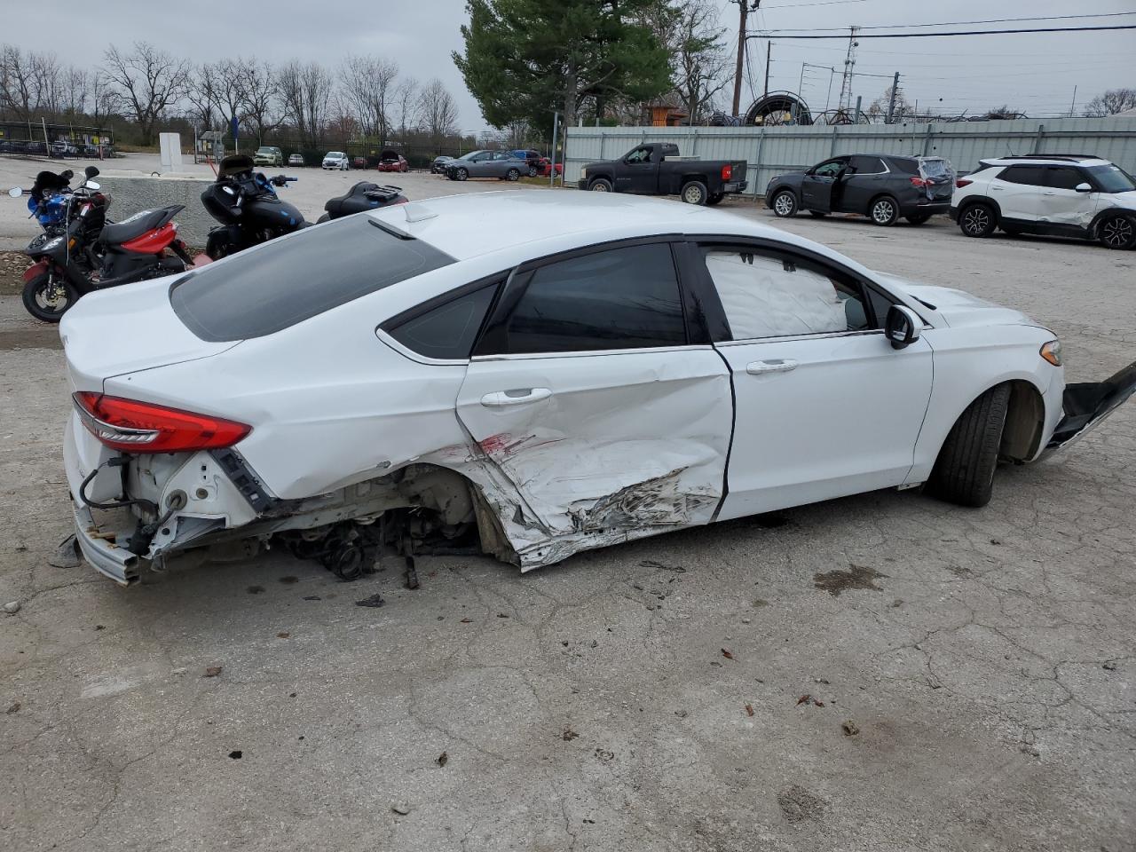 2019 Ford Fusion - Image 3