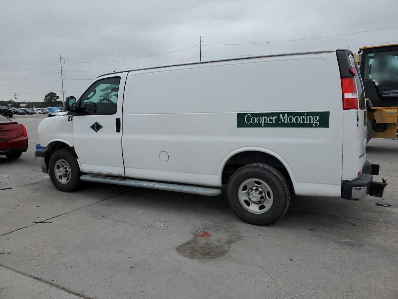 VIN 1GCWGAFP0M1238737 2021 CHEVROLET EXPRESS no.2