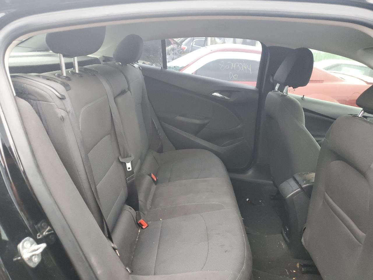 2018 Chevrolet Cruze - Image 10