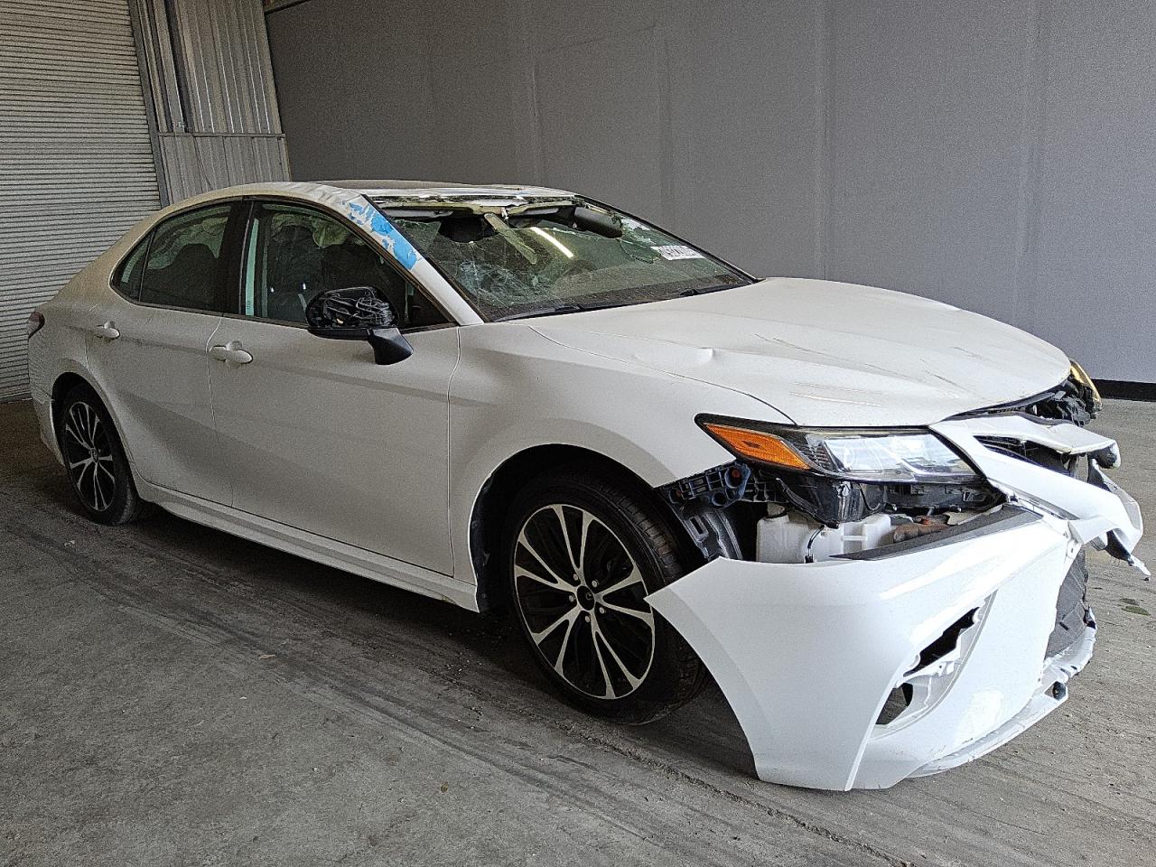 2019 Toyota Camry - Image 4