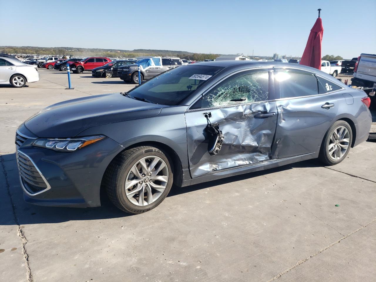 2022 Toyota Avalon - Image 1