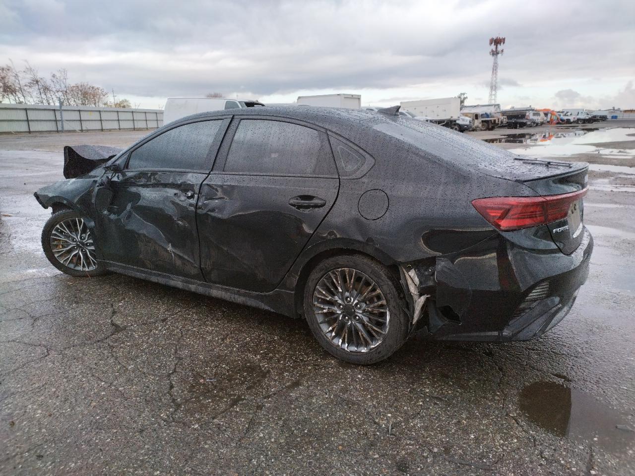 2023 Kia Forte - Image 2