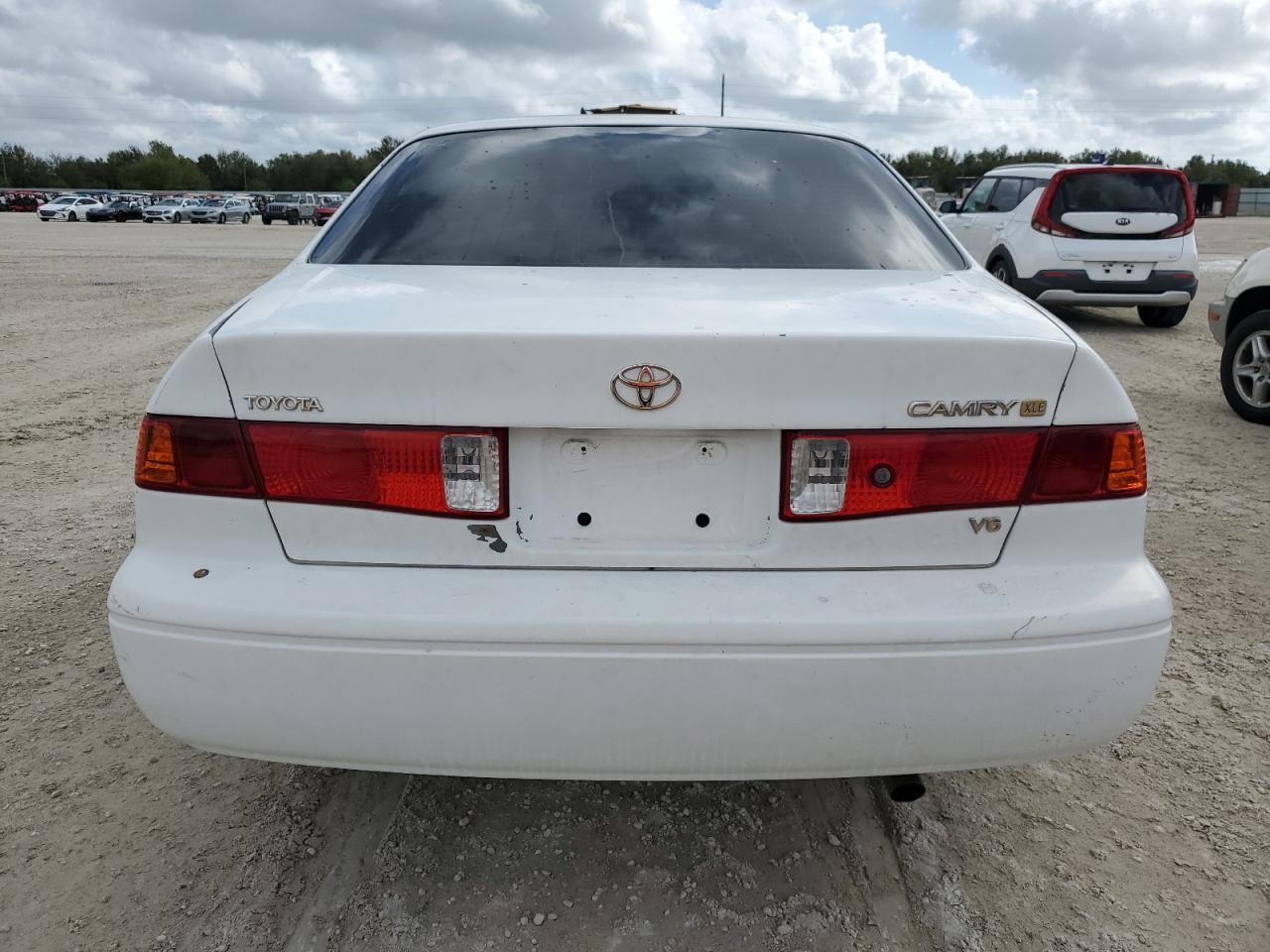 2000 Toyota Camry Le VIN: 4T1BF28KXYU940833 Lot: 79042804