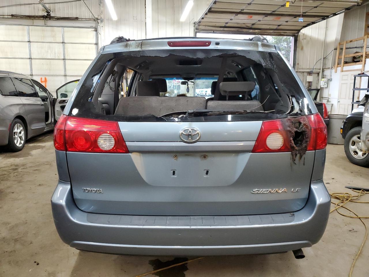 2006 Toyota Sienna - Image 6