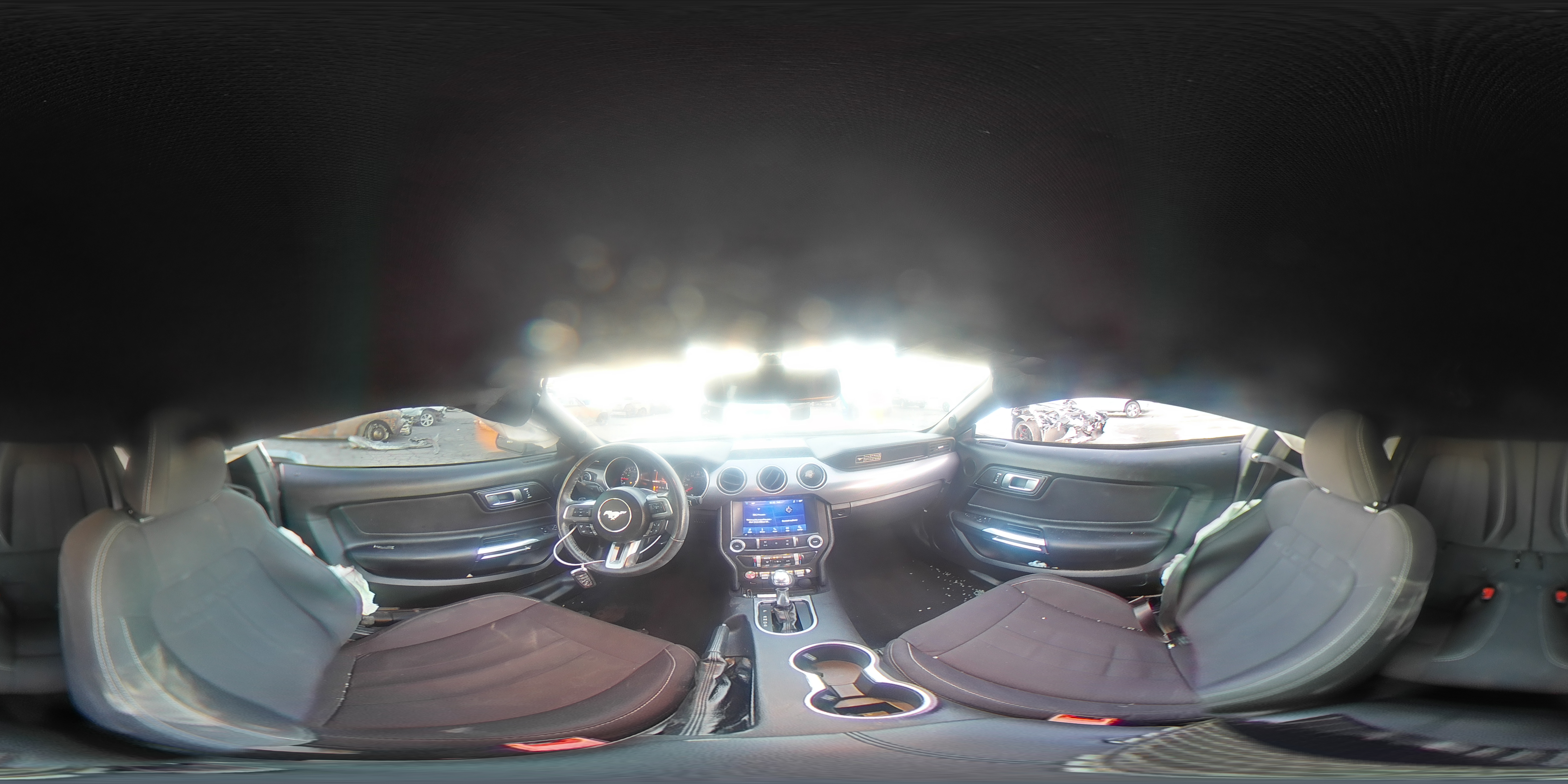 2020 Ford Mustang - Image 12