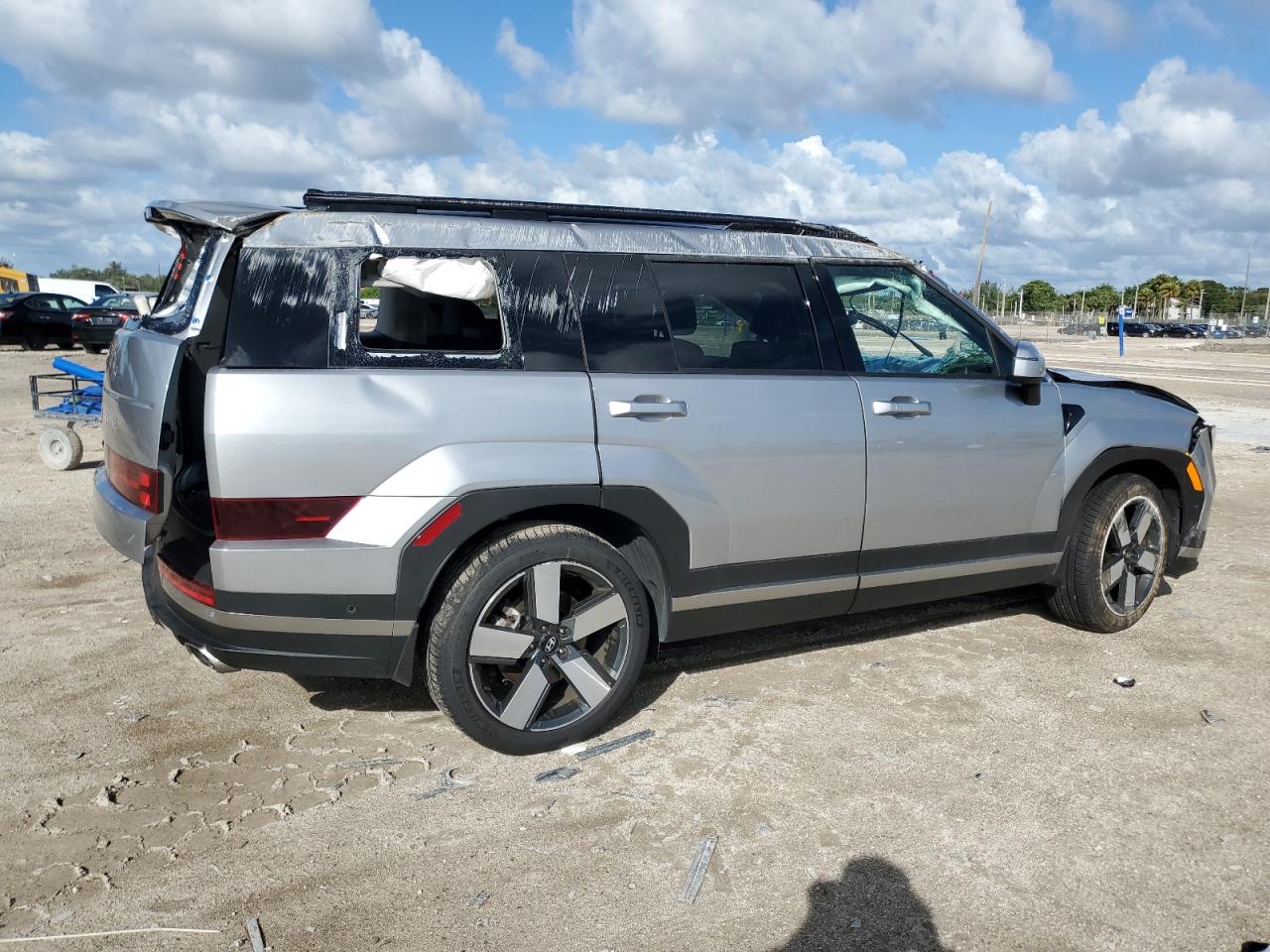 2024 Hyundai Santa Fe - Image 3