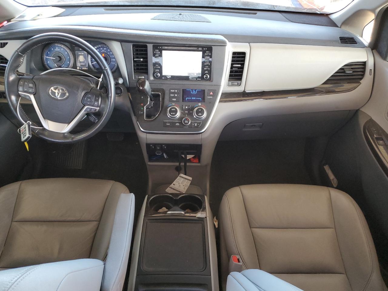 2018 Toyota Sienna - Image 8
