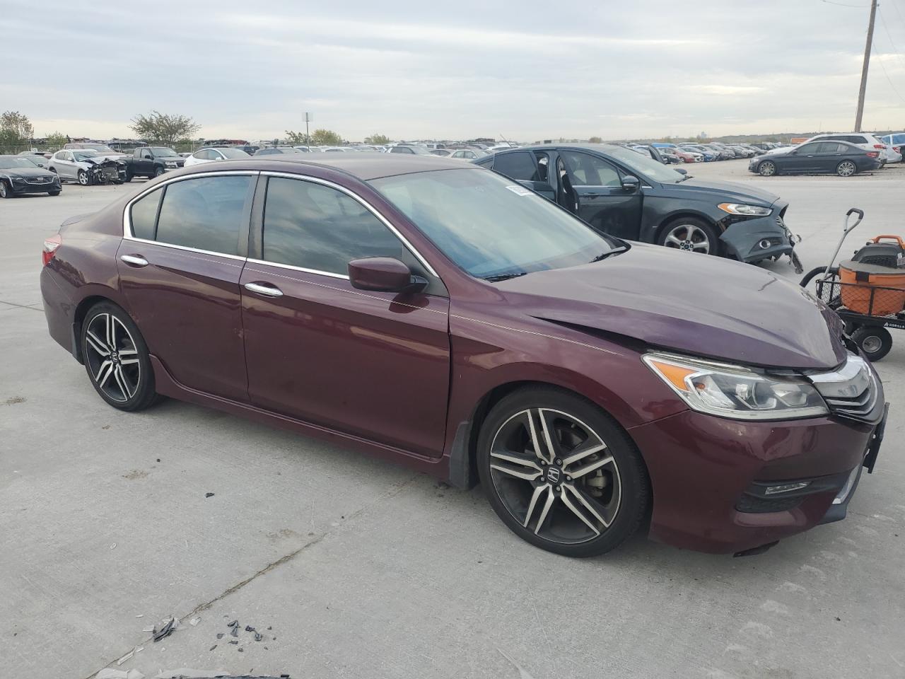 VIN 1HGCR2F52HA265429 2017 HONDA ACCORD no.4