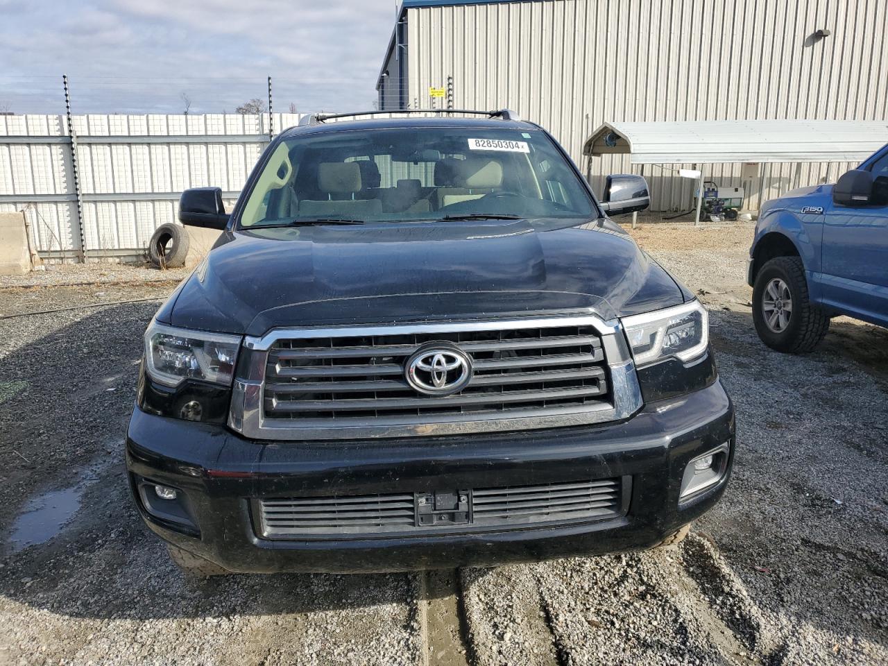 VIN 5TDBY5G19JS163466 2018 TOYOTA SEQUOIA no.5