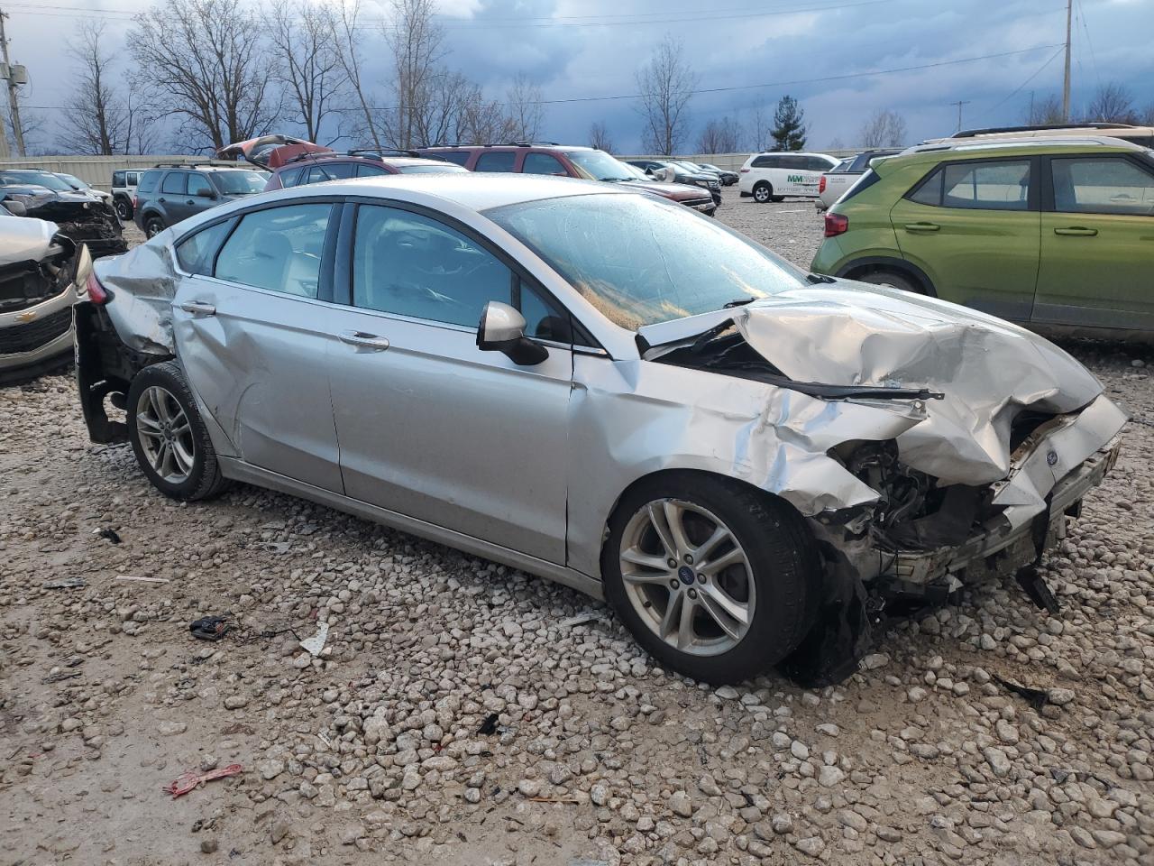 VIN 3FA6P0H72JR156152 2018 FORD FUSION no.4