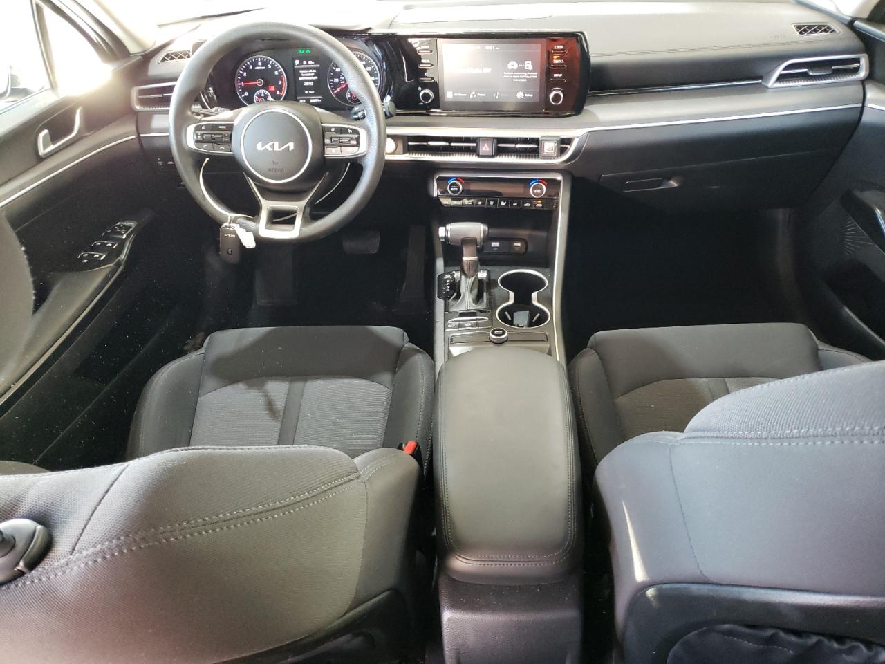2023 Kia K5 - Image 8