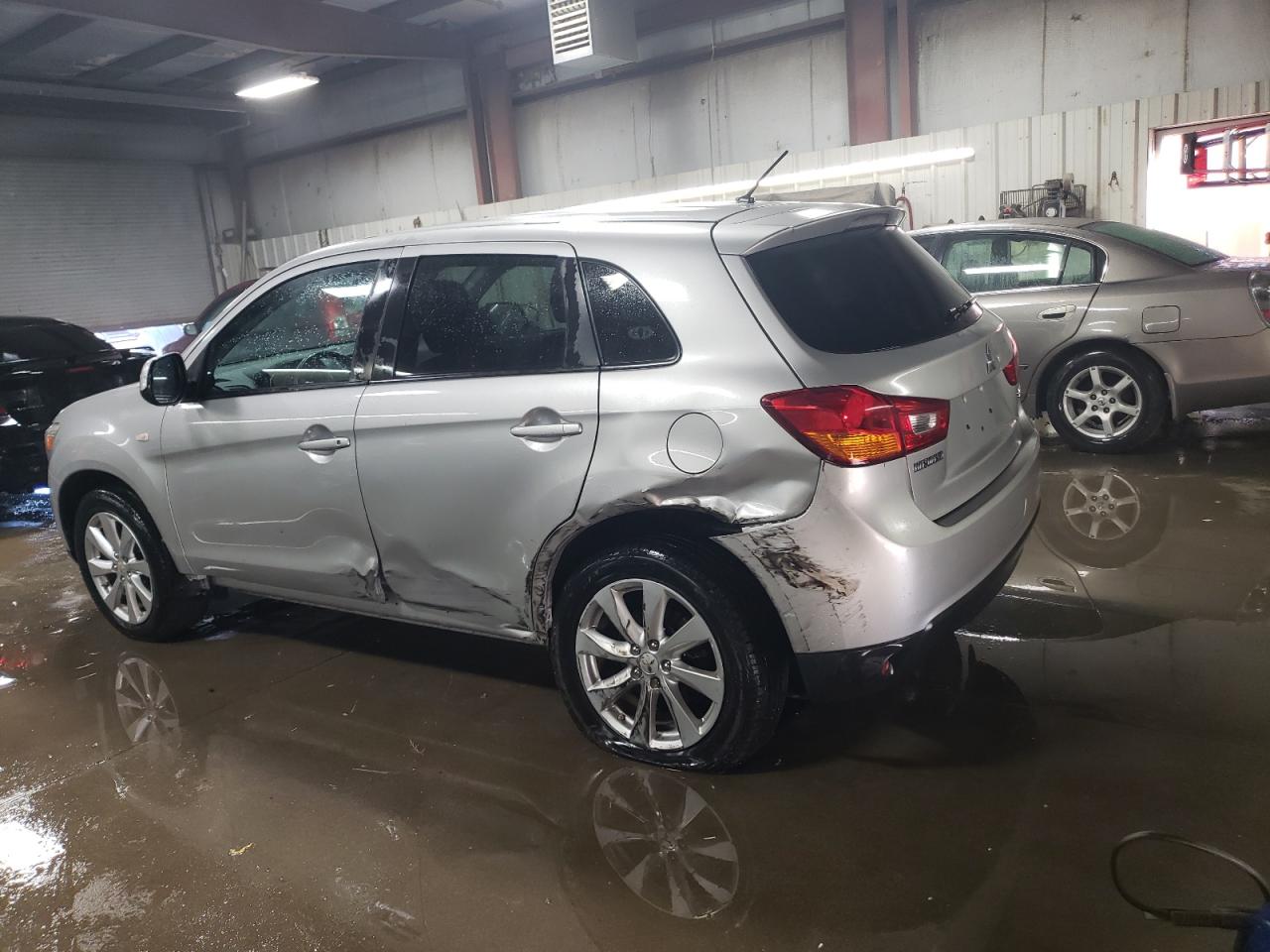 VIN 4A4AR3AU7FE054686 2015 MITSUBISHI OUTLANDER no.2