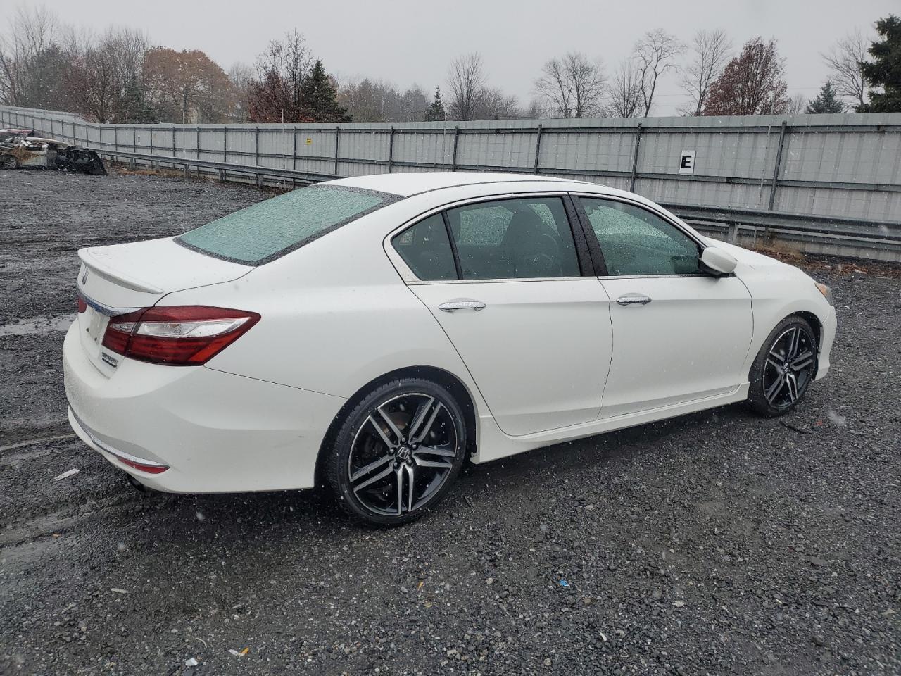 2017 Honda Accord - Image 3