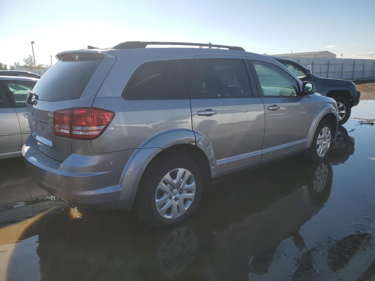 VIN 3C4PDCAB6JT444055 2018 DODGE JOURNEY no.3