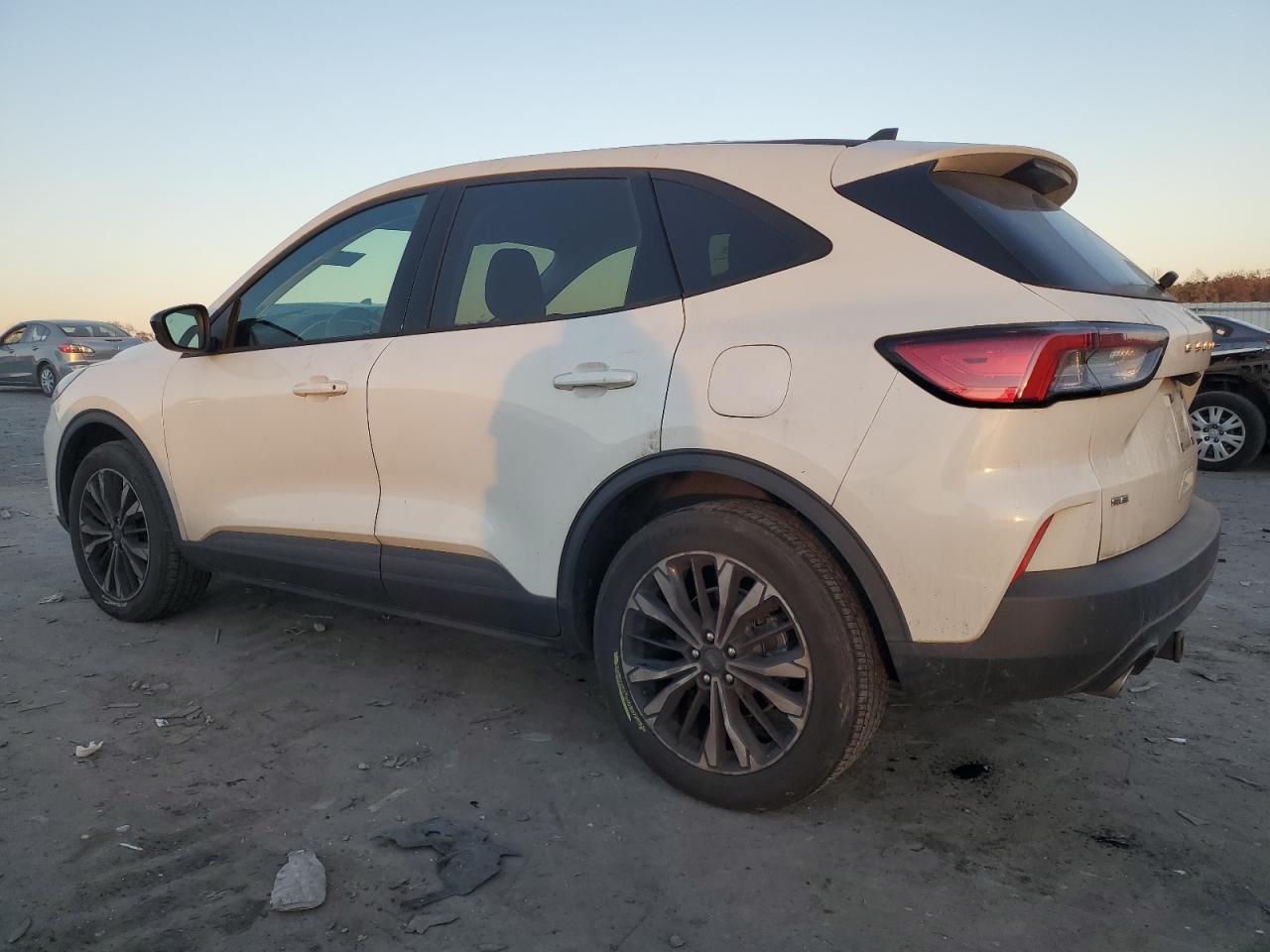 2022 Ford Escape - Image 2