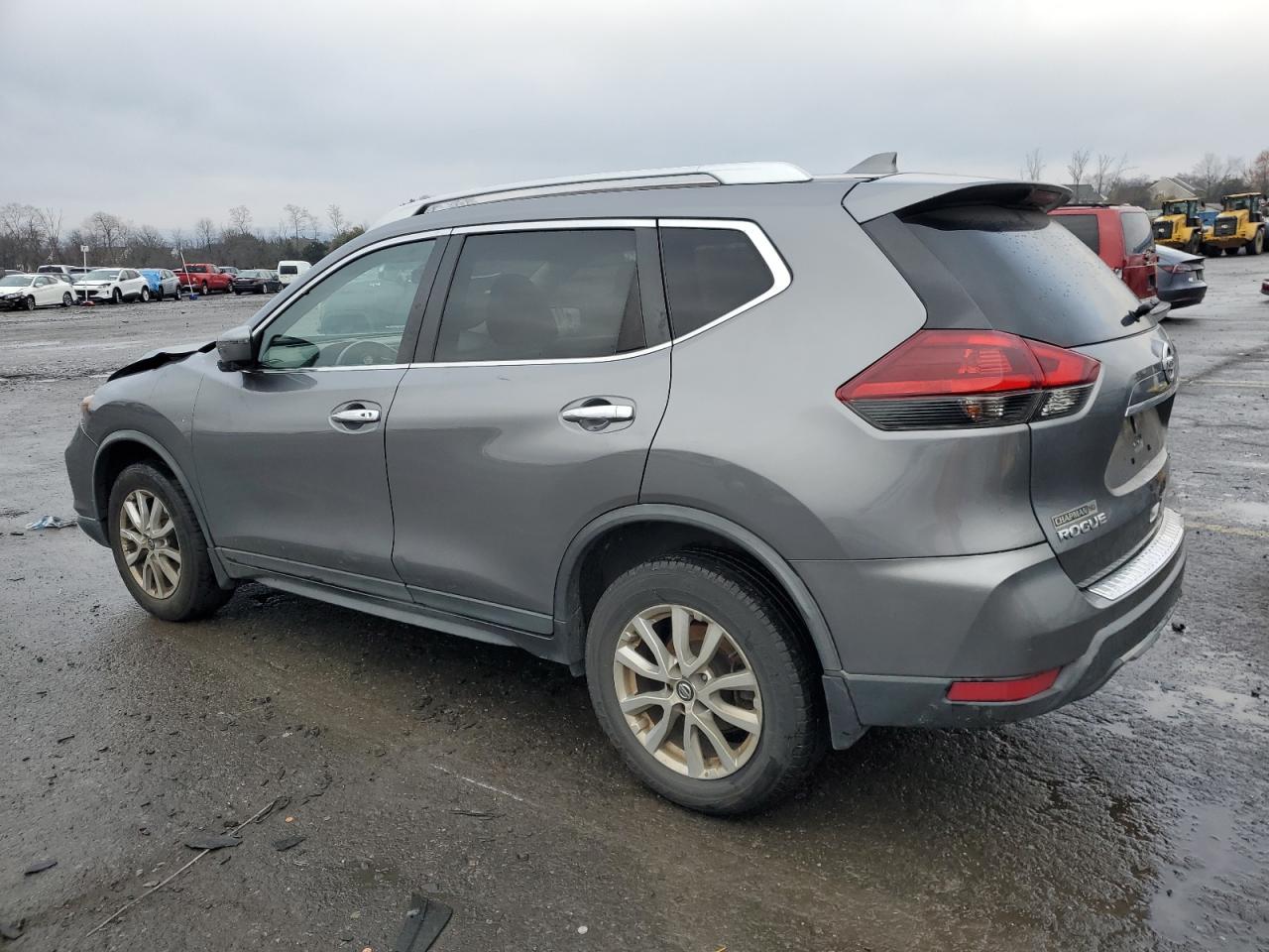 2018 Nissan Rogue - Image 2