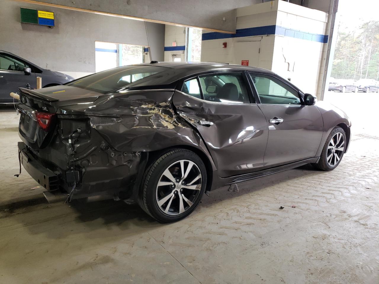 2016 Nissan Maxima - Image 3