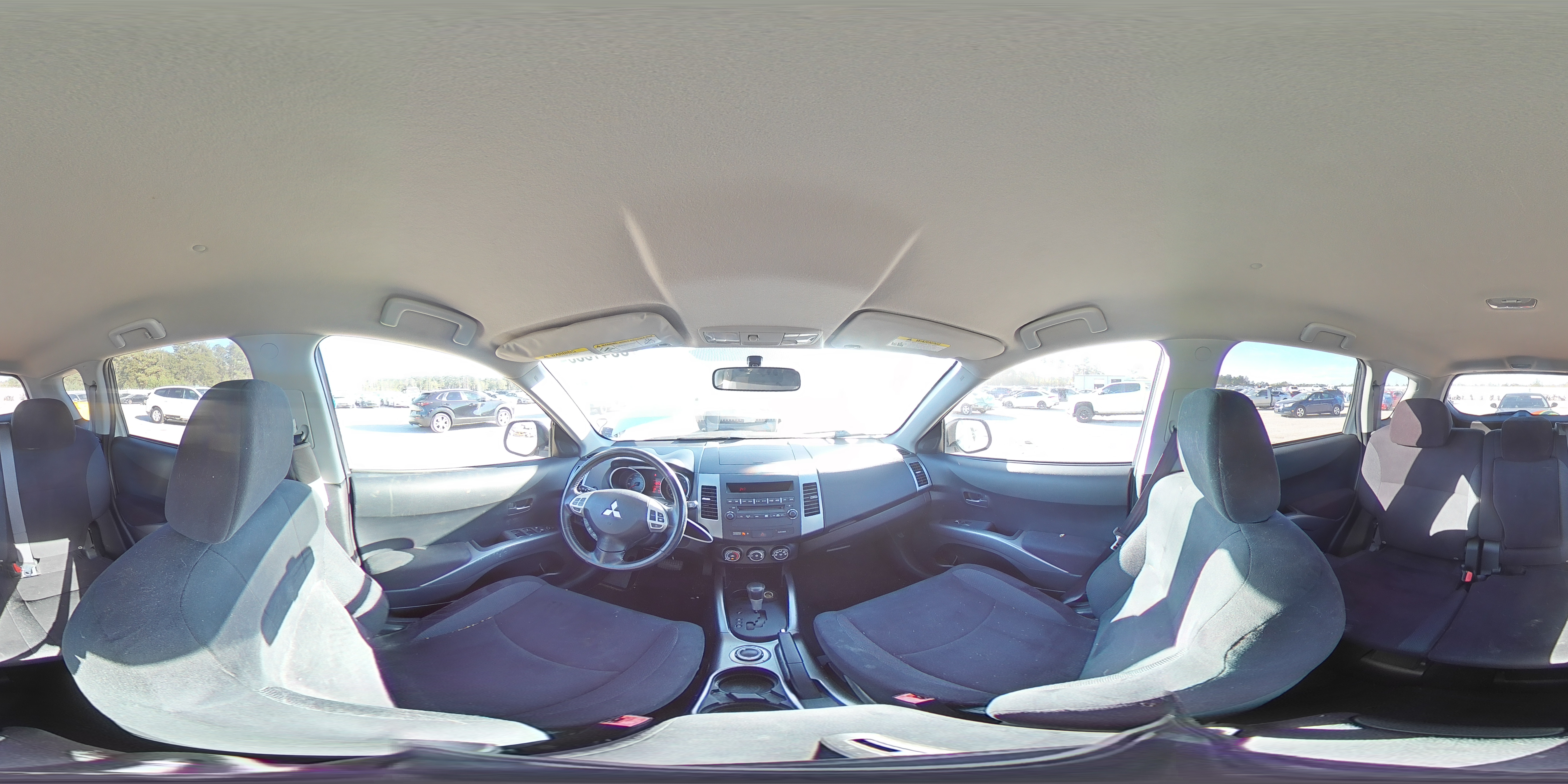 2007 Mitsubishi Outlander - Image 14