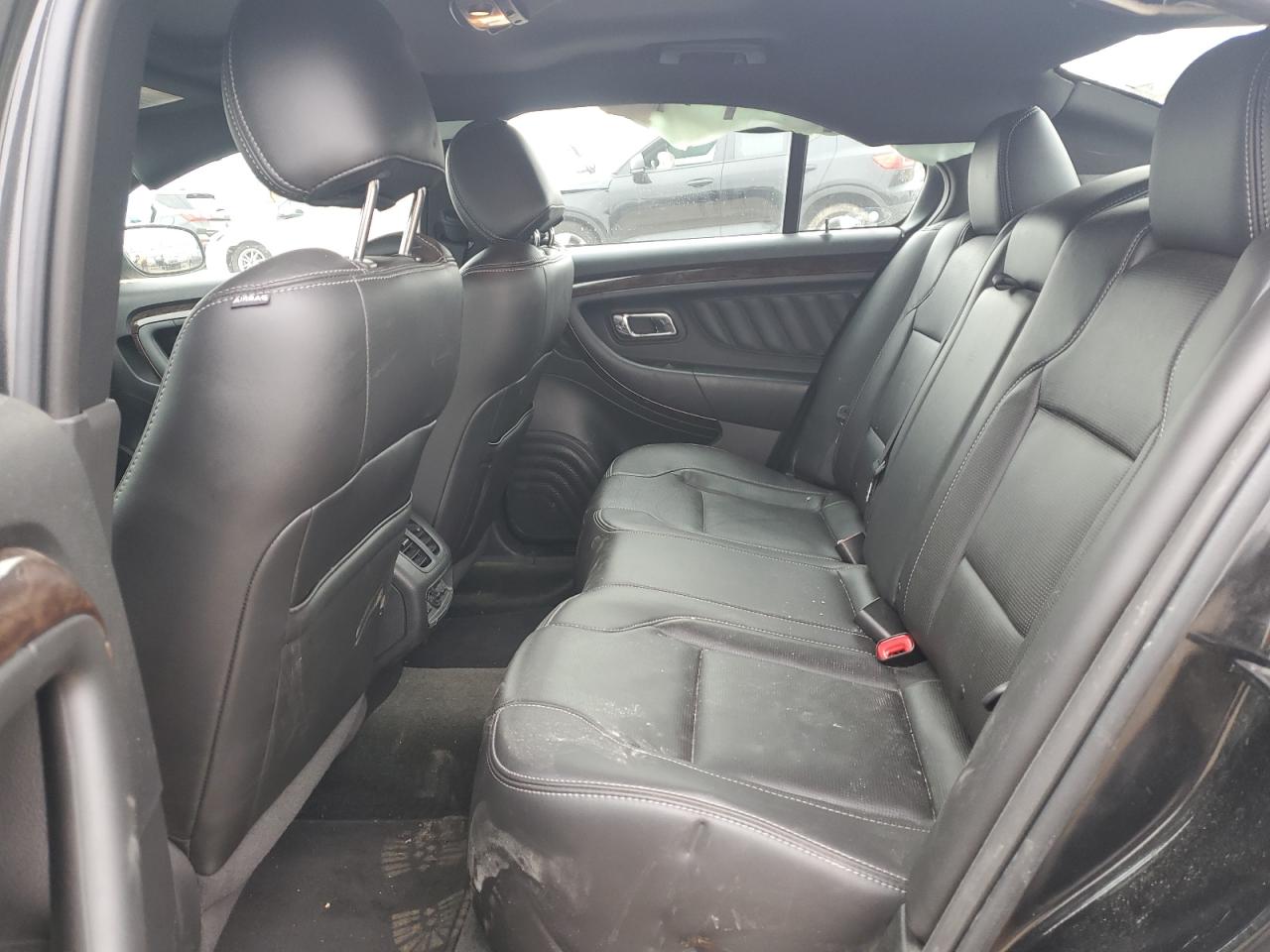 2013 Ford Taurus - Image 10