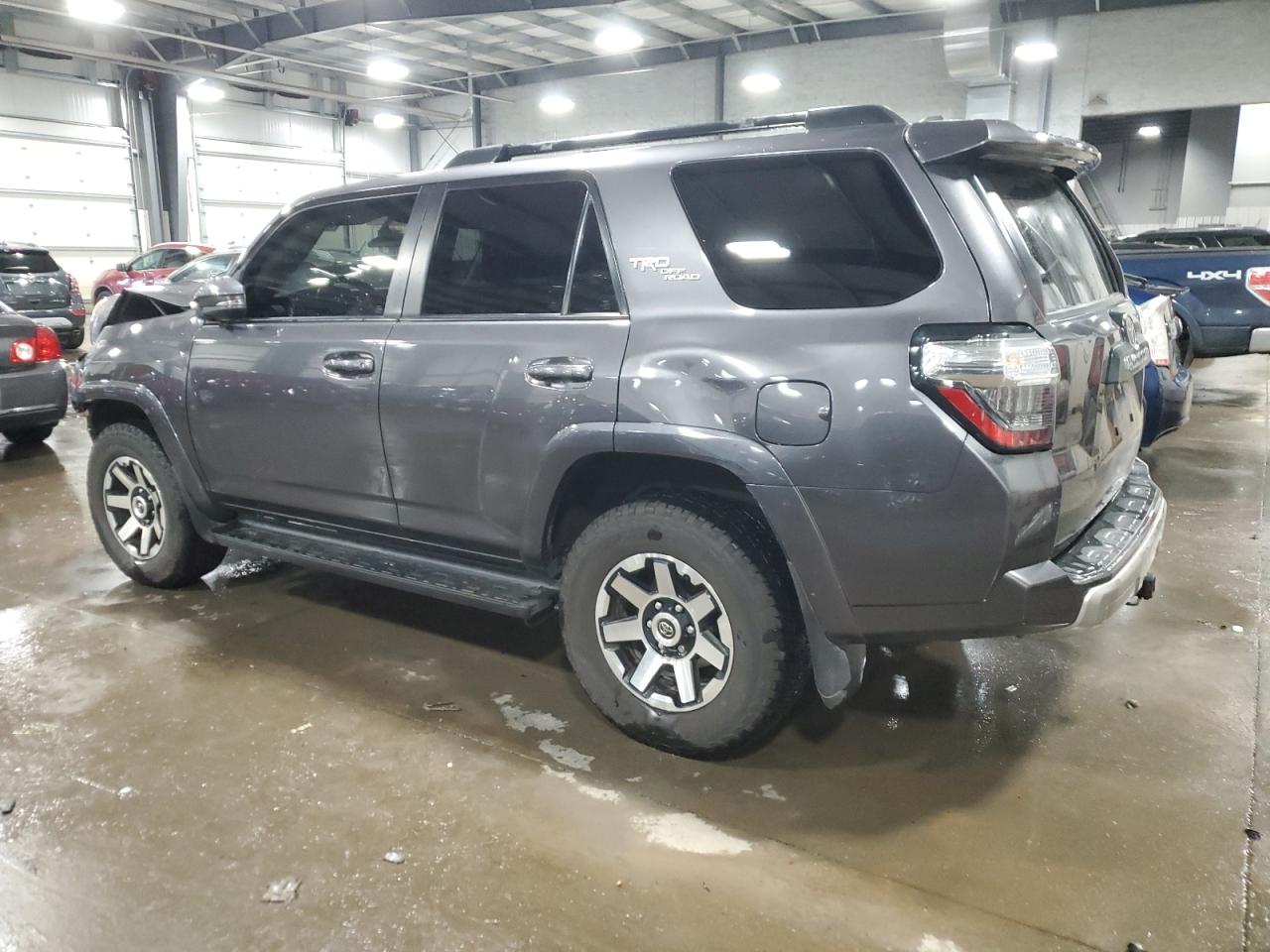 VIN JTEBU5JR1K5709156 2019 TOYOTA 4RUNNER no.2