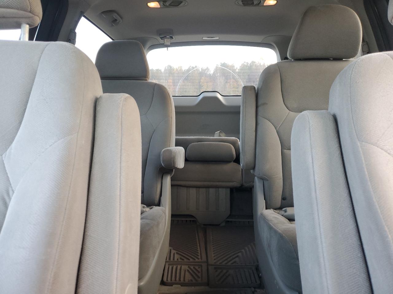 2009 Honda Odyssey - Image 10
