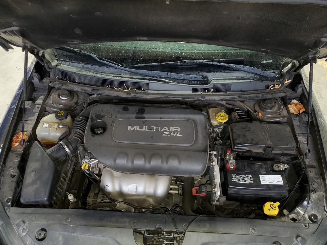 2015 Chrysler 200 - Image 12