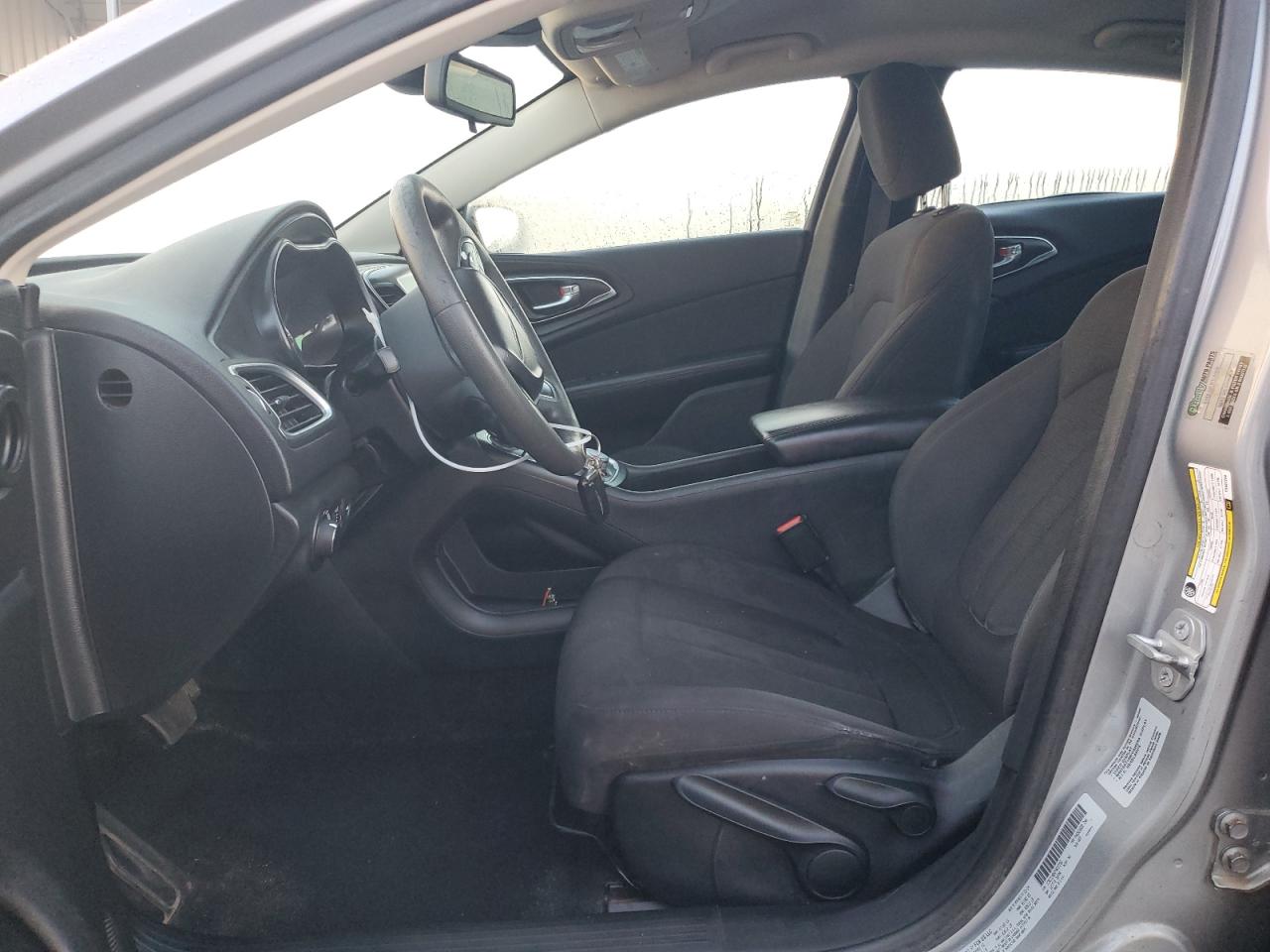 2015 Chrysler 200 - Image 7