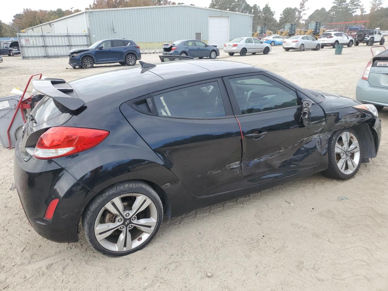 2016 Hyundai Veloster - Image 3