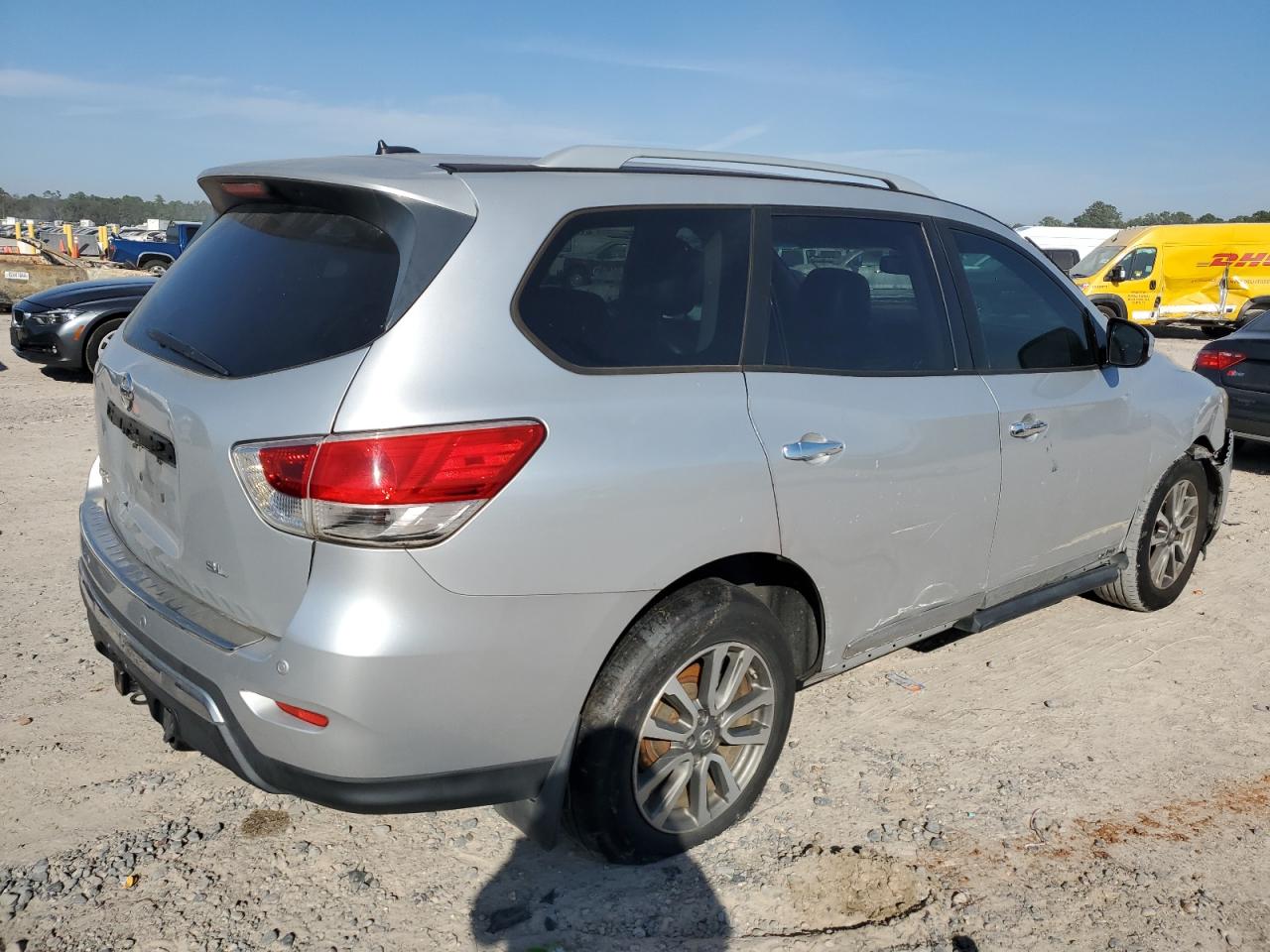 2013 Nissan Pathfinder - Image 3