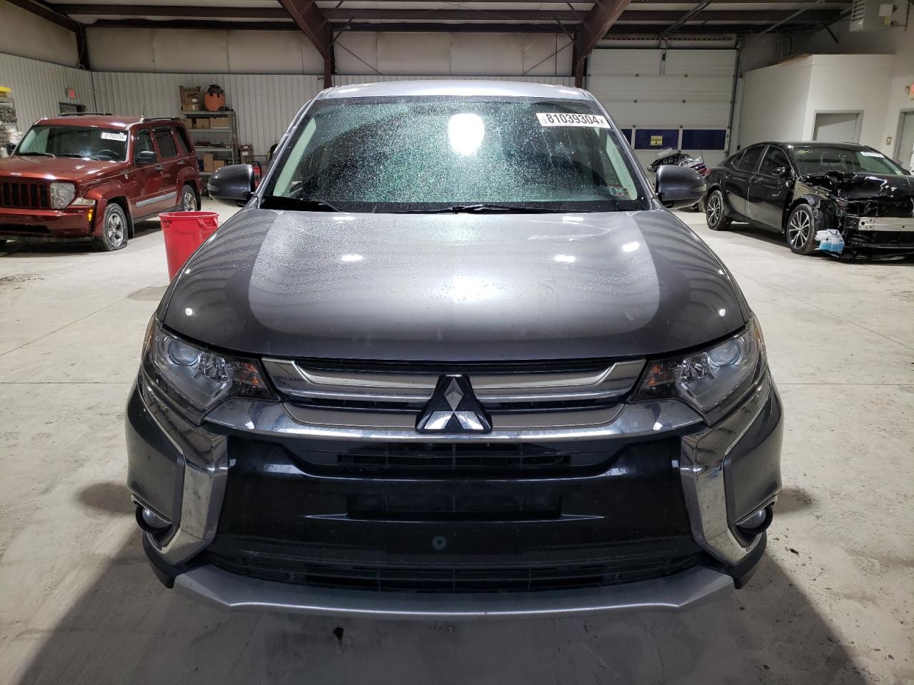 VIN JA4AZ3A35JZ069701 2018 MITSUBISHI OUTLANDER no.5