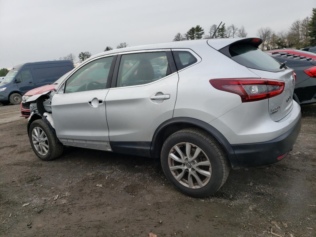 2021 Nissan Rogue - Image 2