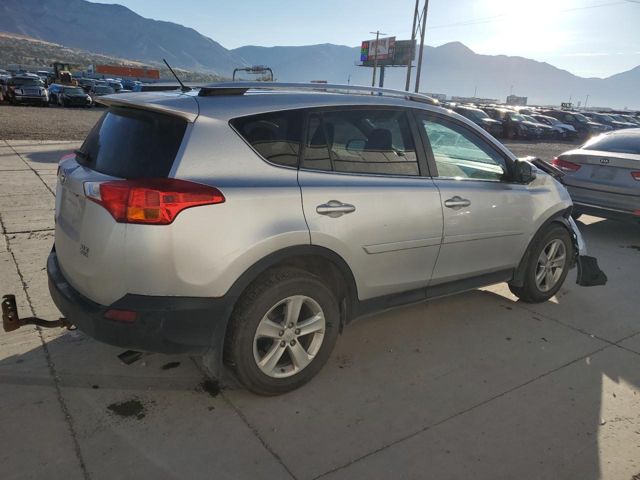 VIN 2T3RFREV1DW117618 2013 TOYOTA RAV4 no.3