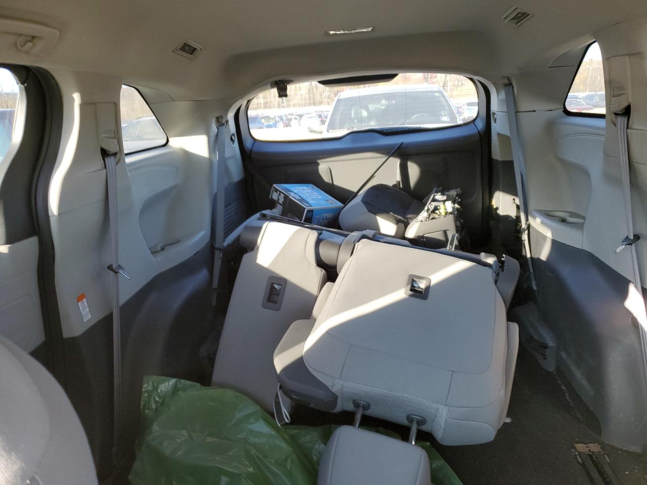 2021 Toyota Sienna - Image 10