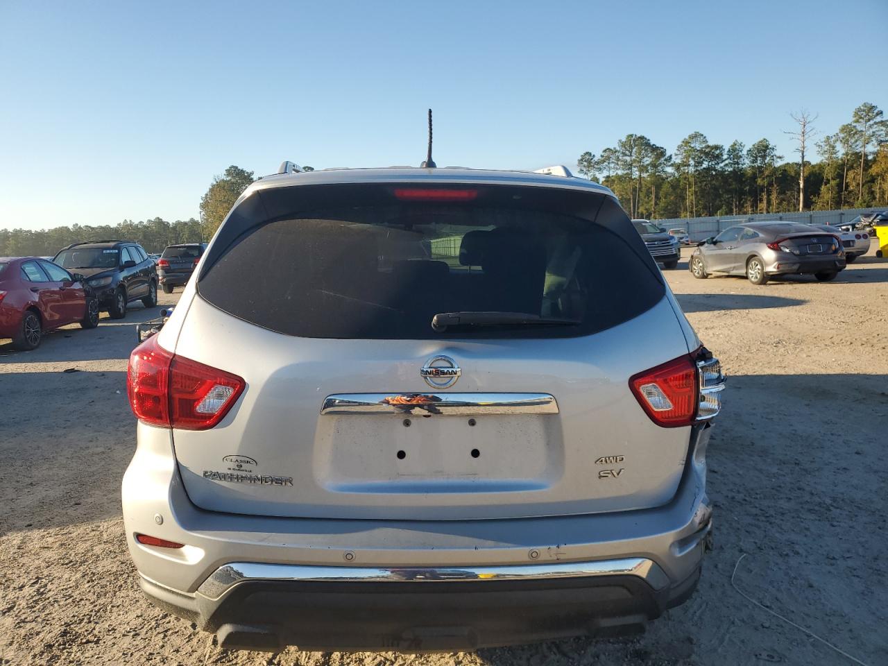 2018 Nissan Pathfinder - Image 6