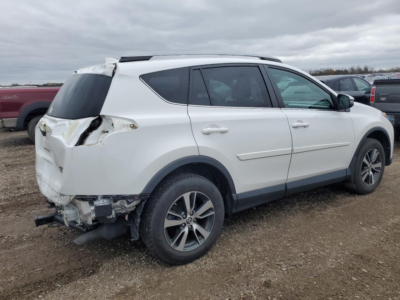 2017 Toyota RAV 4 - Image 3
