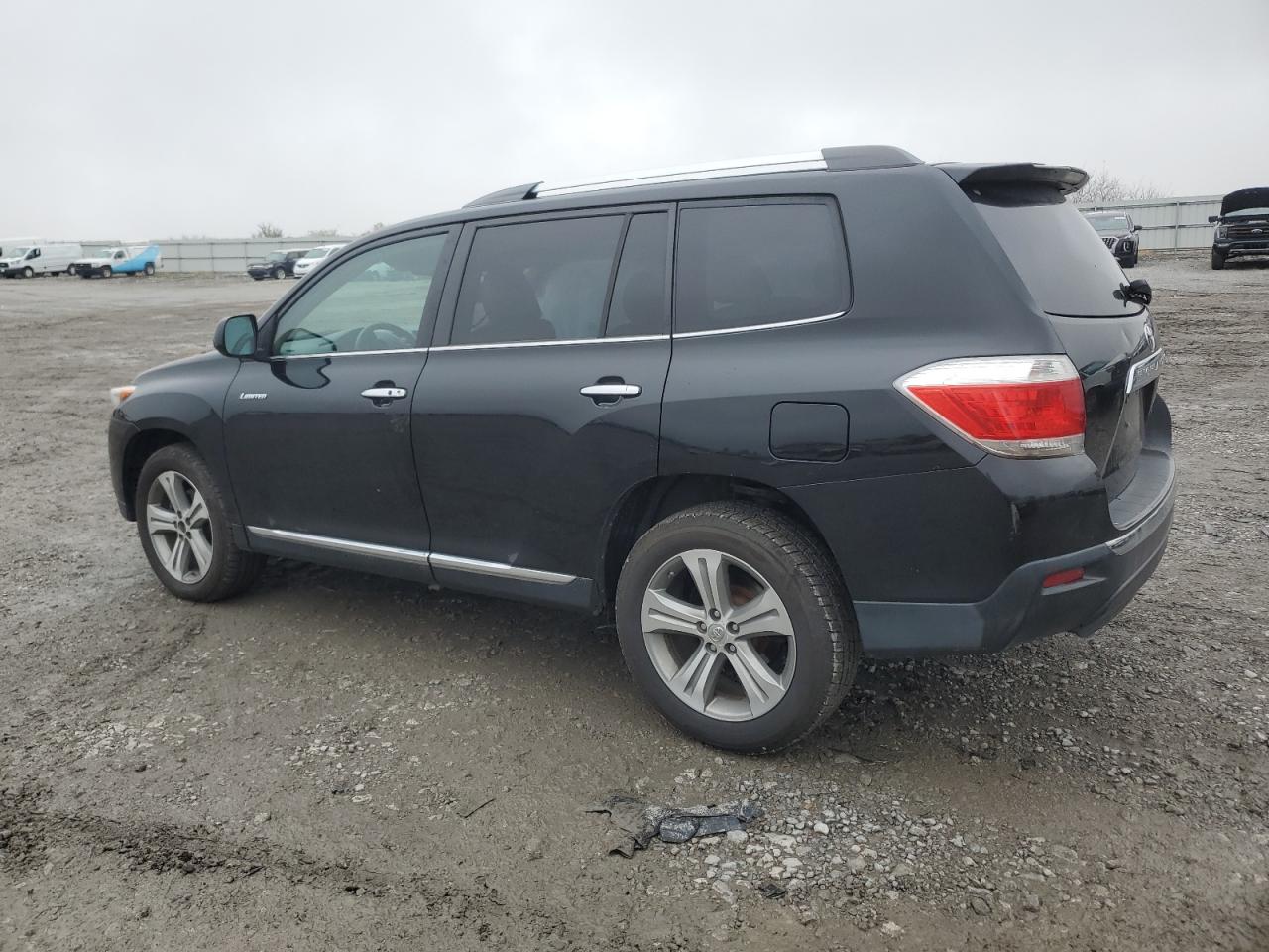 2011 Toyota Highlander - Image 2