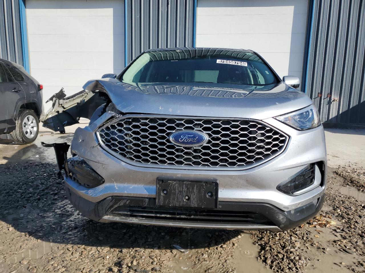 2023 Ford Edge - Image 5