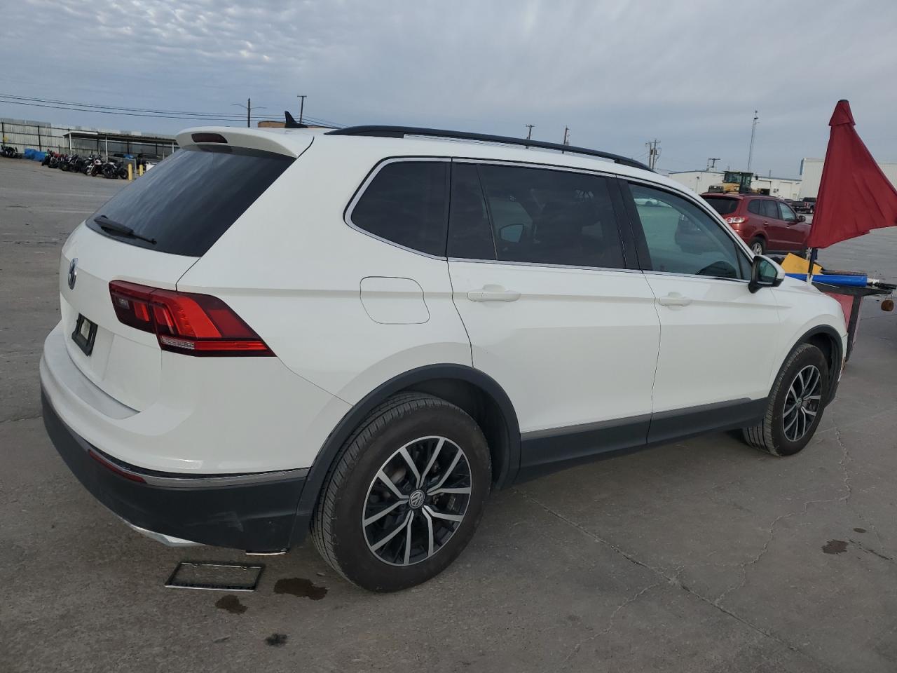 2021 Volkswagen Tiguan - Image 3