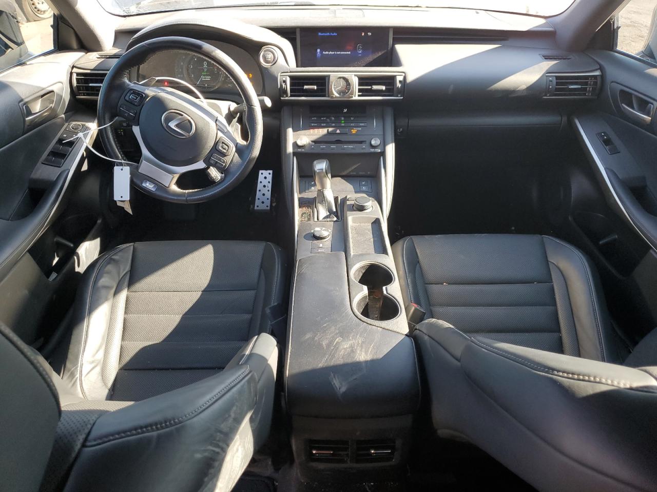 2019 Lexus IS - Image 8