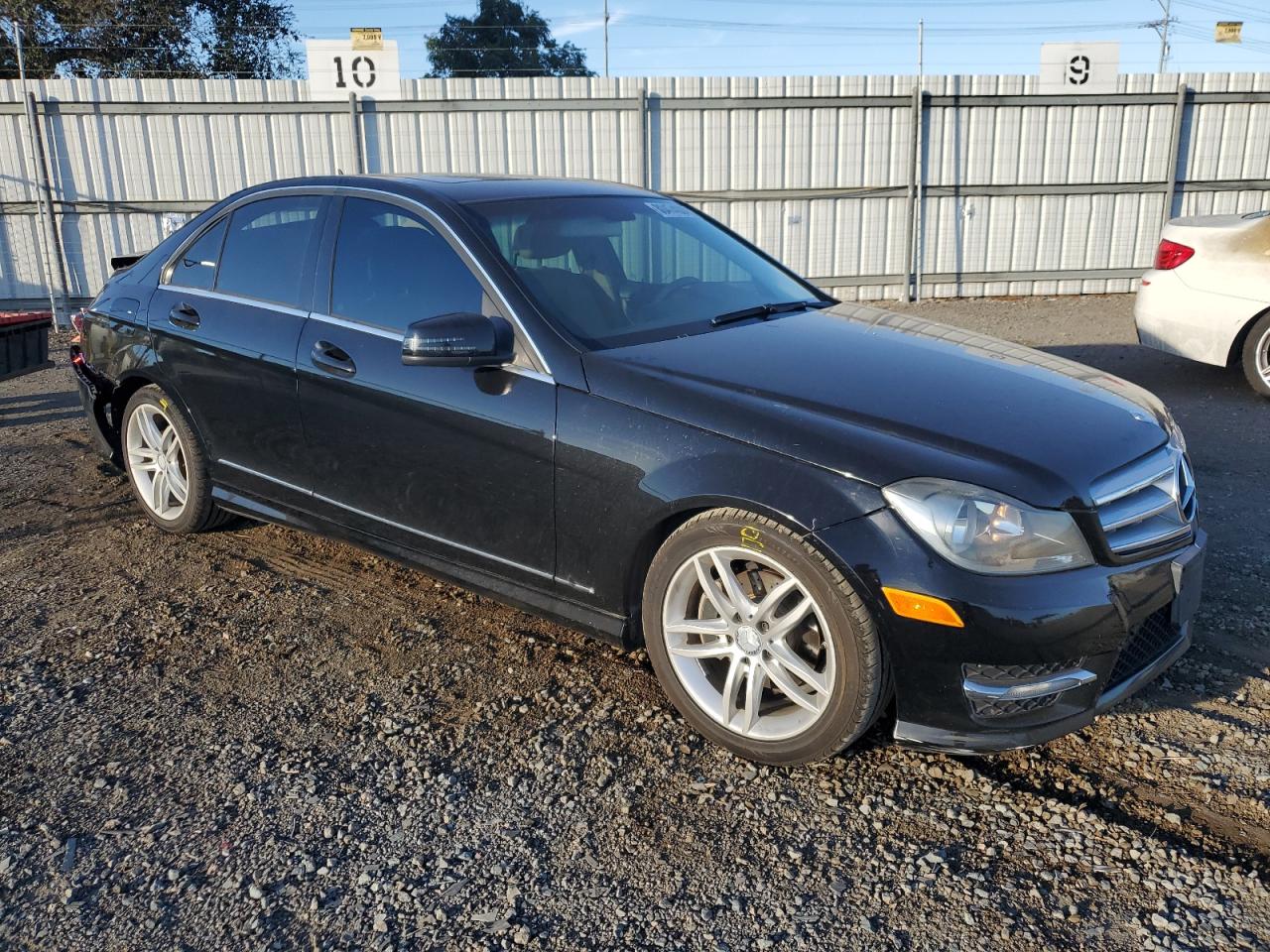 VIN WDDGF4HBXDR267289 2013 MERCEDES-BENZ C-CLASS no.4