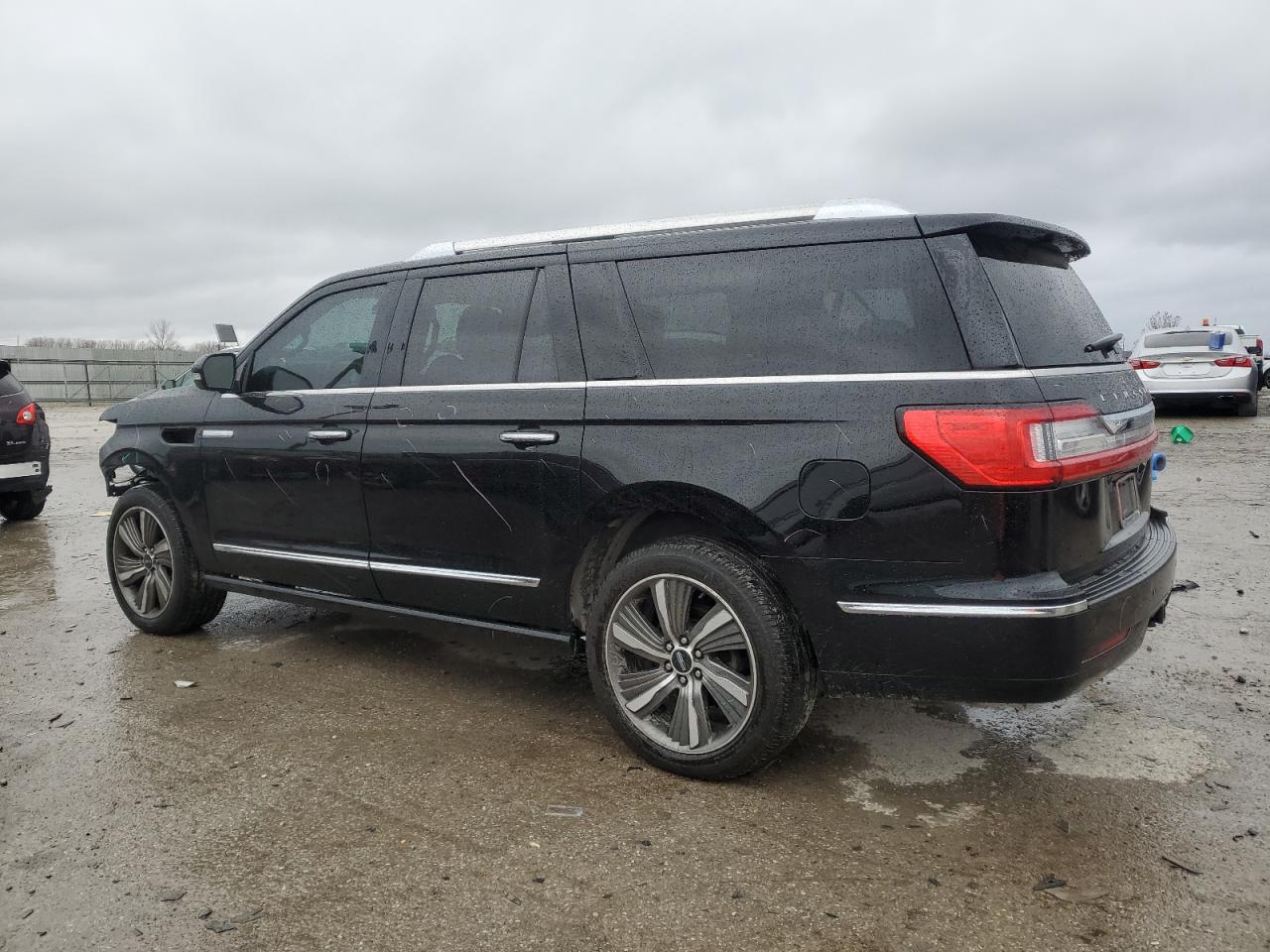 2018 Lincoln Navigator - Image 2