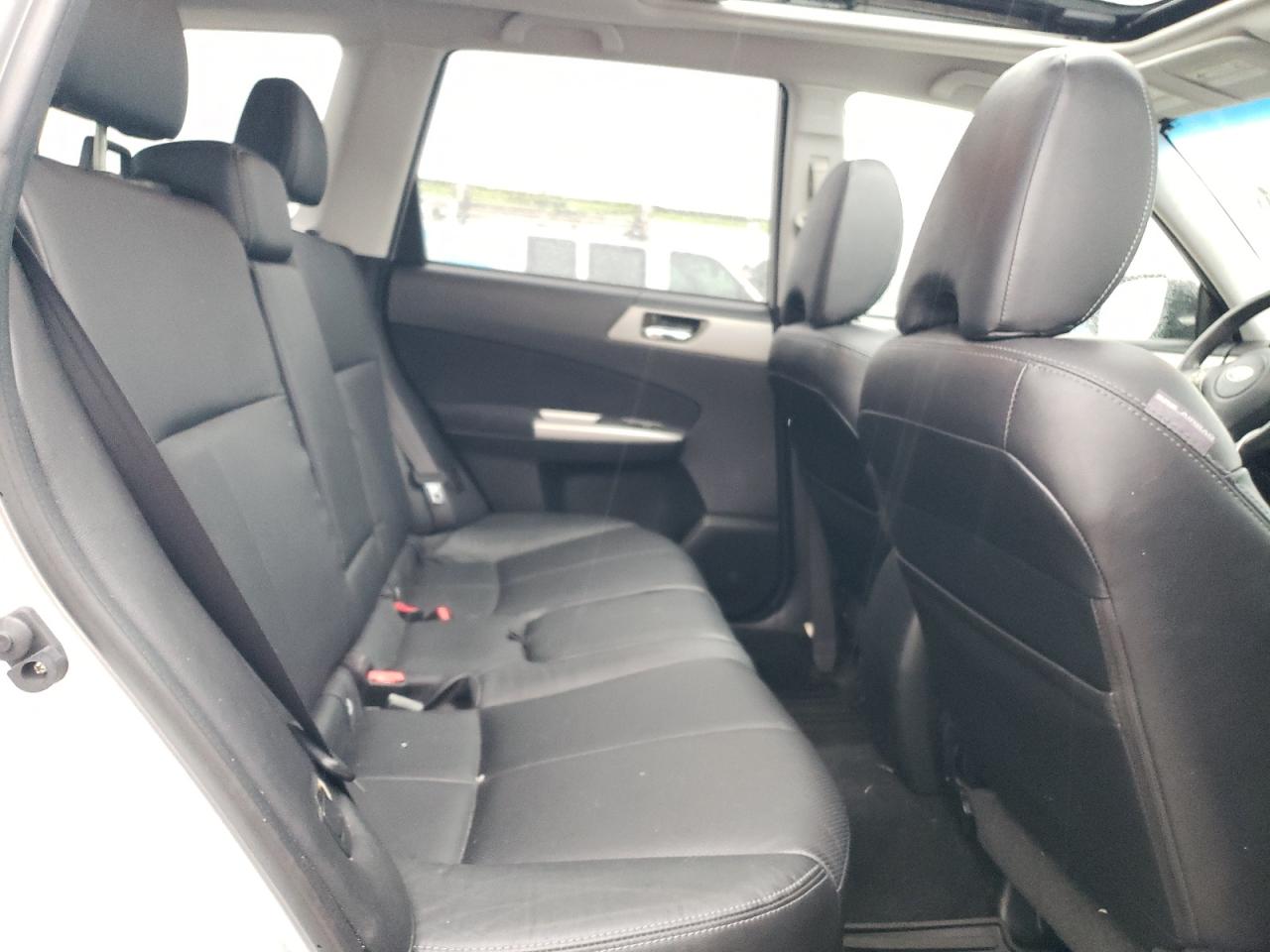 2010 Subaru Forester - Image 11
